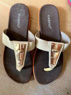 Sendal Coklat