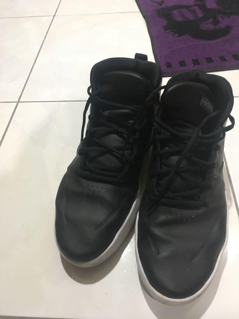 Sepatu Basket Adidas Own The Game Fesyen Pria Sepatu Sneakers Di Carousell