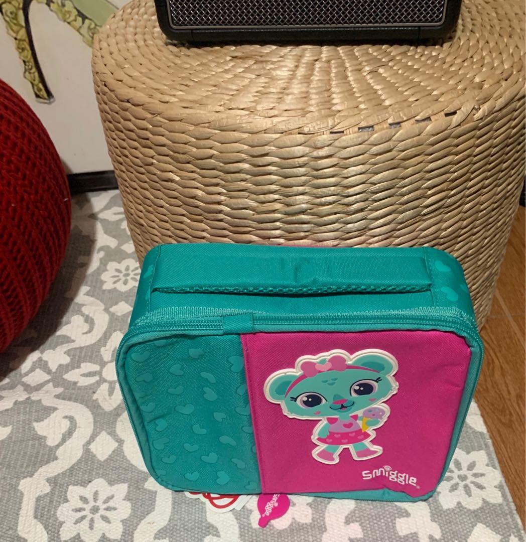 Smiggle lunch bag (Category: Food Organization & Storage) located in Makati City. Submitted by ariandria (Listing ID 1018363502, Image 3). Description: .