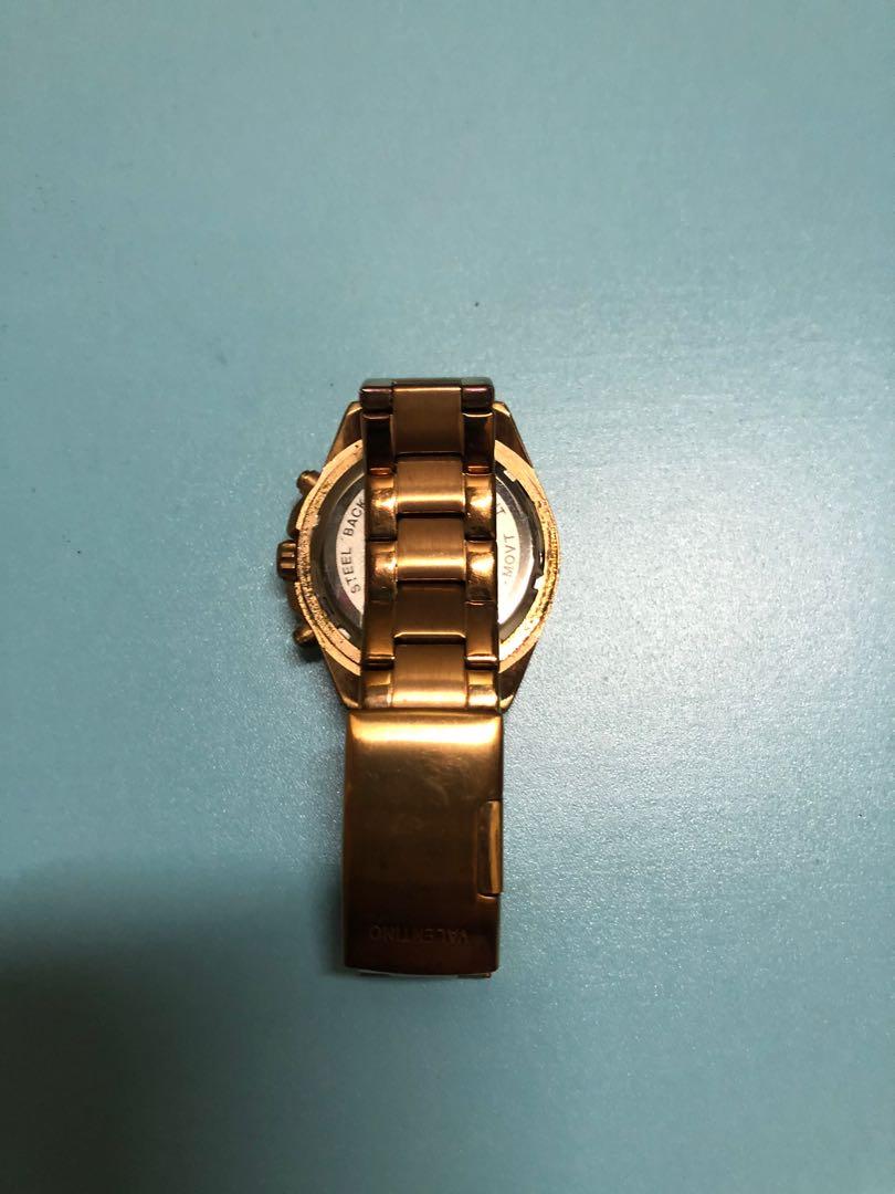 Valentino watch (Category: Women's Watches) located in Taguig. Submitted by donpakundo13 (Listing ID 1018513987, Image 2). Description: In good condition.