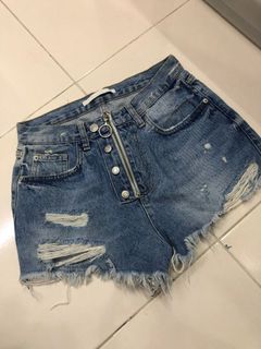 (Category: ) located in . Submitted by vivilam (Listing ID 1018459863, Image 1). Description: .