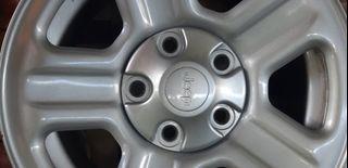 5pcs Jeep Wrangler 16 in rims/mags
