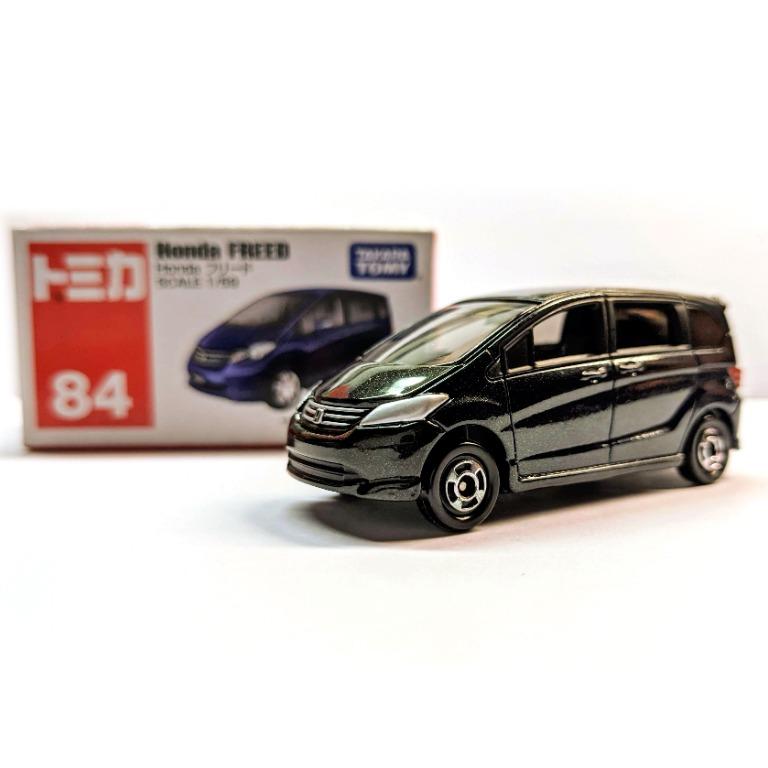 Tomica freed top