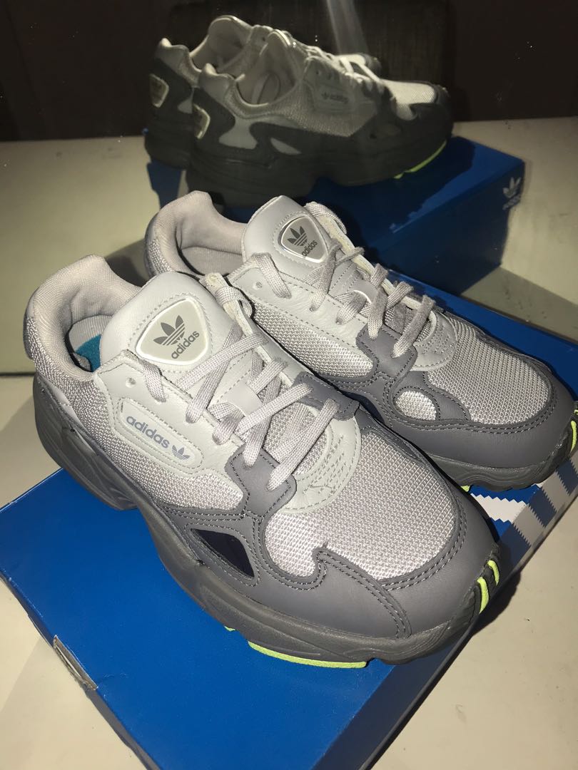 adidas falcon size 5