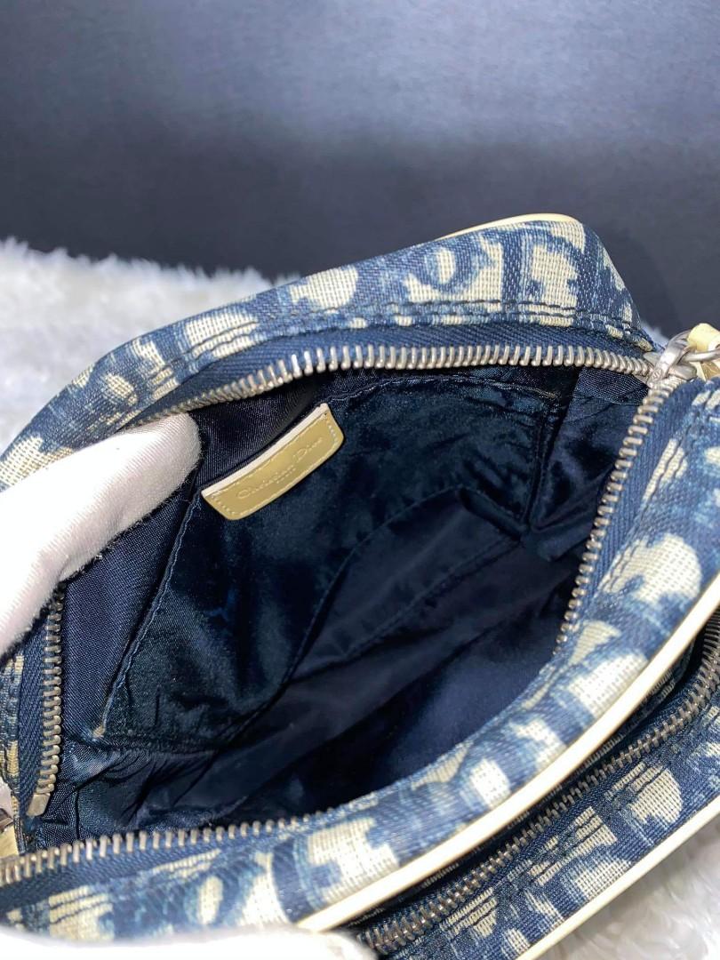 Auth CHRISTIAN DIOR (Category: Luxury Bags & Wallets) located in Davao. Submitted by gingerdust (Listing ID 1018758279, Image 2). Description: rank ab.