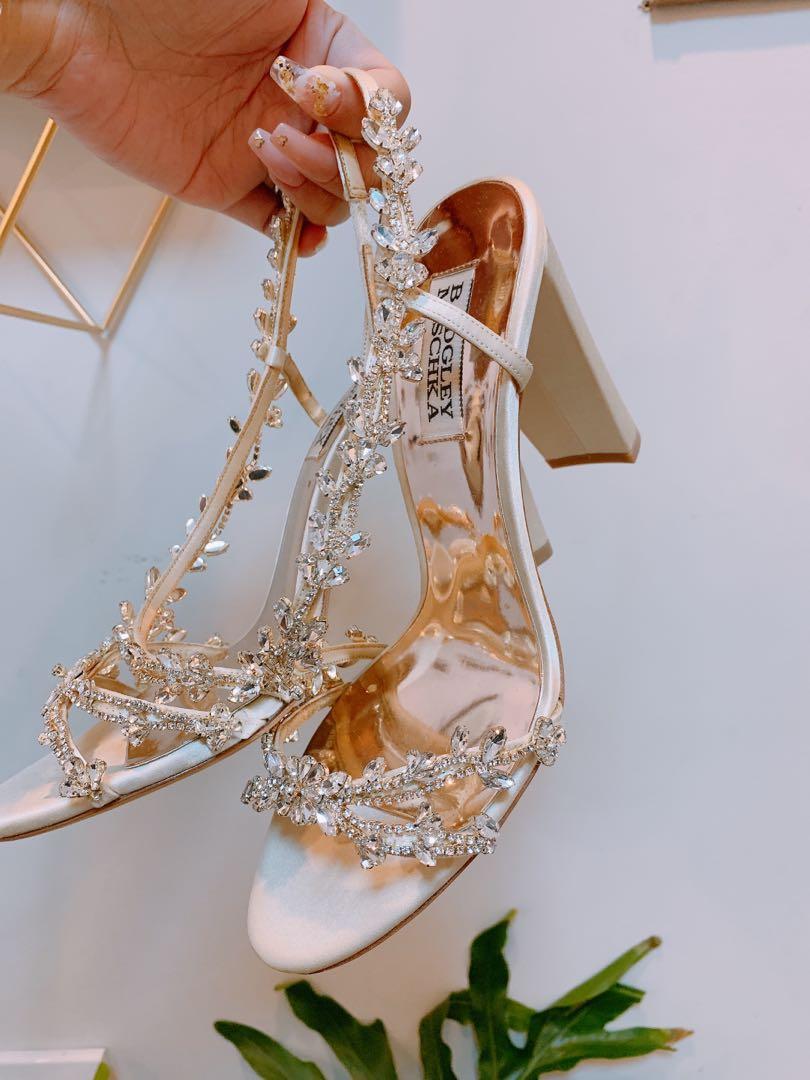 Badgley mischka hotsell felda heels