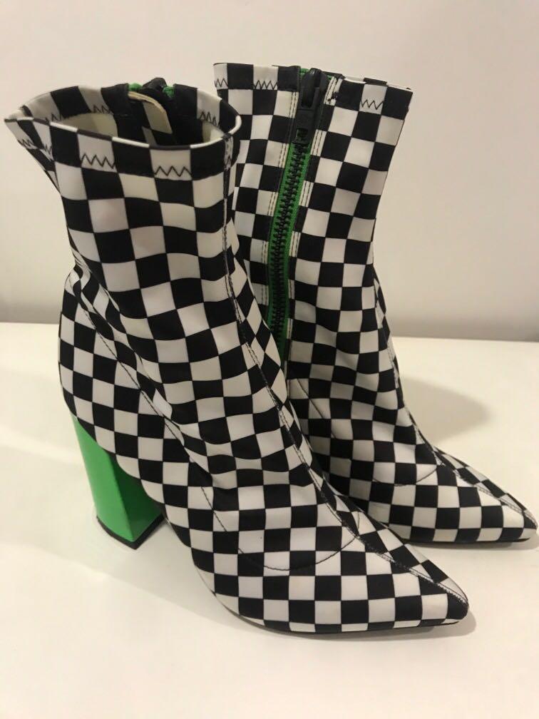 womens checkered boots