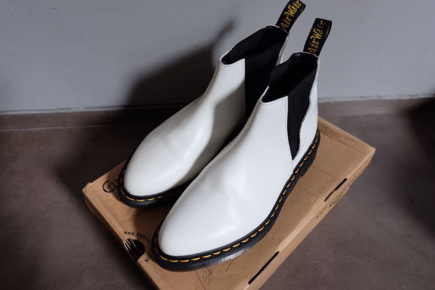 Dr Martens Bianca All White Fesyen Wanita Sepatu di Carousell