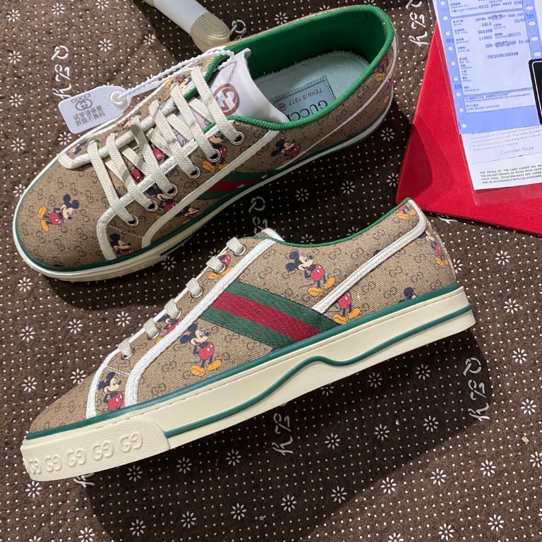 Tenis de mickey mouse gucci hot sale