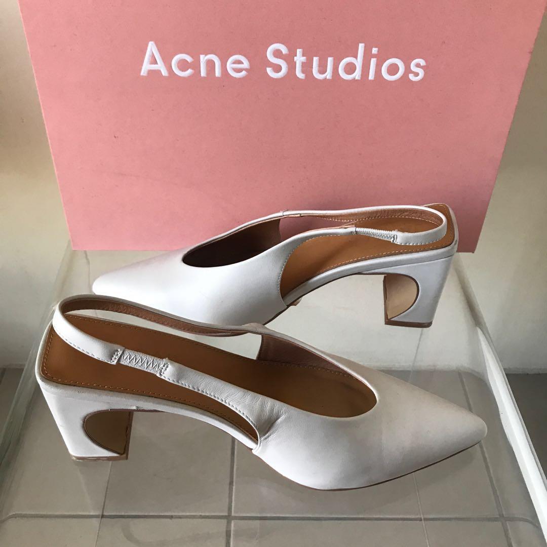 Jaggar sculpted slingback pumps top