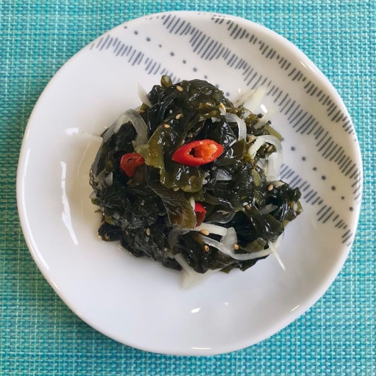 Korean Seaweed Salad Miyeok Muchim Food Drinks Instant Food On Carousell
