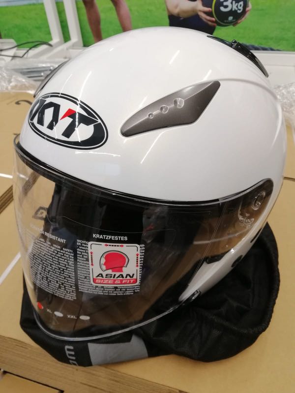 KYT Hellcat Helmet Pearl White, Motorcycles, Motorcycle Accessories on Carousell