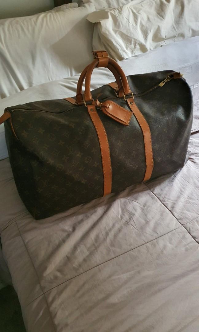 Louis Vuitton Keepall 55 (Category: Luxury Bags & Wallets) located in Makati City. Submitted by mickeypd (Listing ID 1018663325, Image 1). Description: .