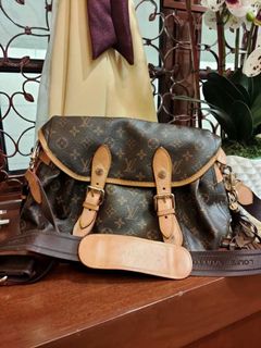 (Category: ) located in . Submitted by stylestalker (Listing ID 1018660799, Image 1). Description: .