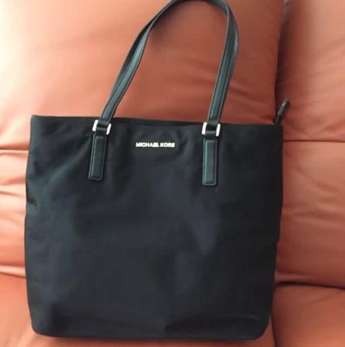 Michael Kors MK Black Large Zip Tote Handbag Purse - Women's handbags