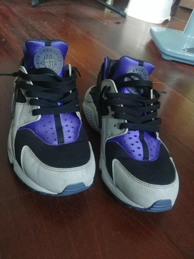 Nike air huarache (Category: Sneakers) located in Antipolo. Submitted by williamfernandez1331 (Listing ID 1018638692, Image 2). Description: persian purple no box, has minor cracks(see in pics) meet ups and delivery cod via lalamove.