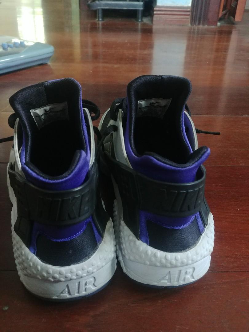 Nike air huarache (Category: Sneakers) located in Antipolo. Submitted by williamfernandez1331 (Listing ID 1018638692, Image 3). Description: persian purple no box, has minor cracks(see in pics) meet ups and delivery cod via lalamove.