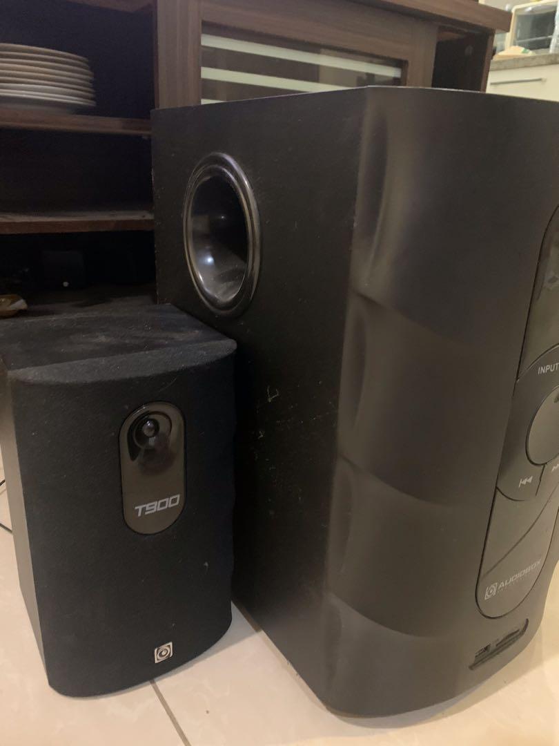 Speaker (Category: Soundbars, Speakers & Amplifiers) located in Kuala Lumpur. Submitted by rayanibrar (Listing ID 1018627375, Image 3). Description: Audio box model T900.