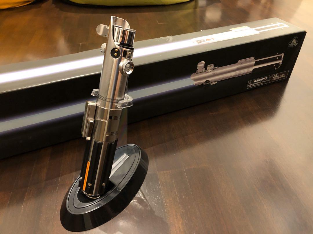 The last jedi top lightsaber