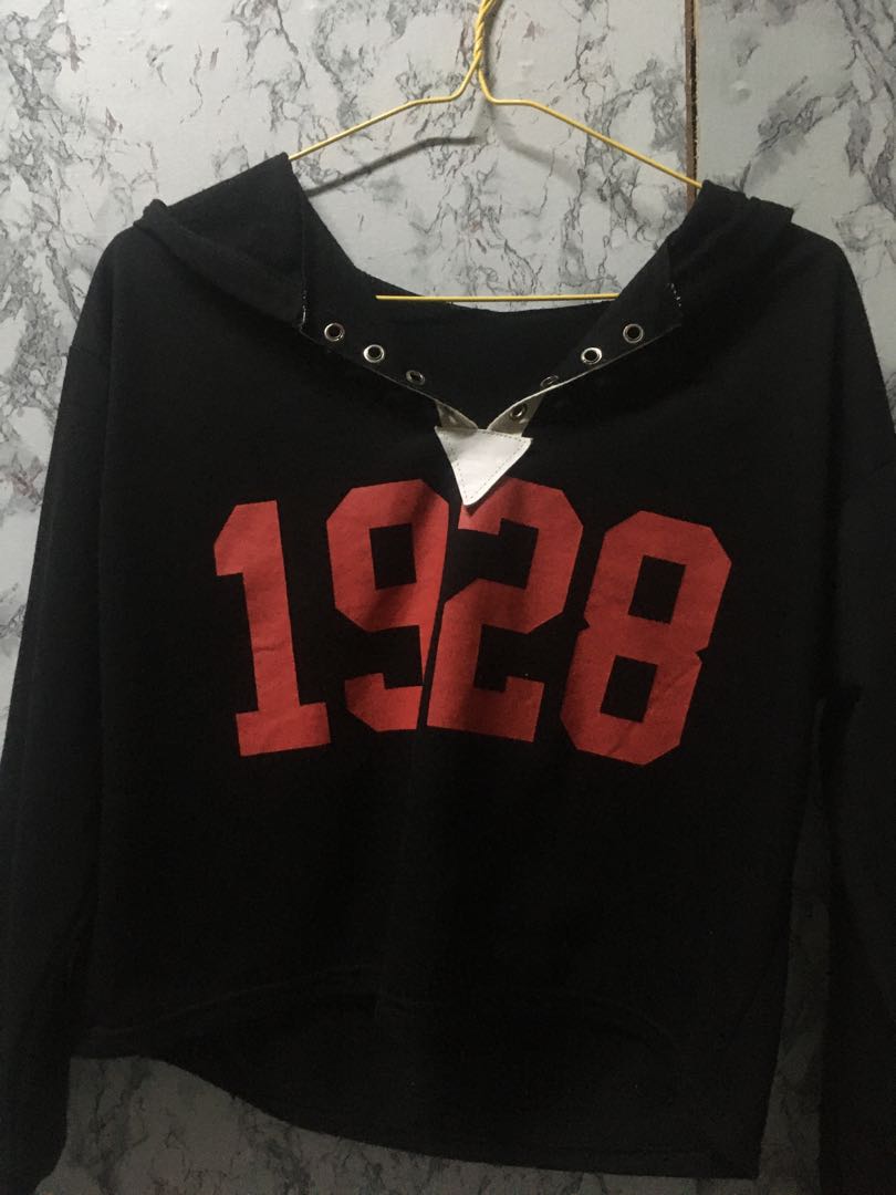 sweat shirt crop top