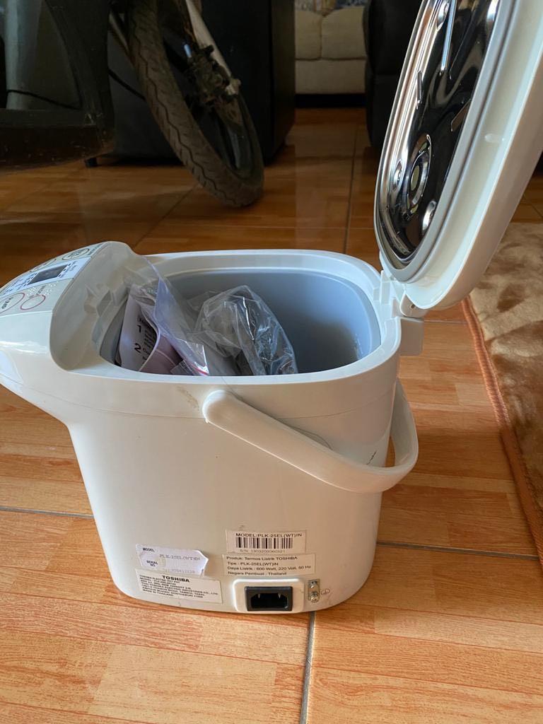 TOSHIBA ELECTRIC HOT POT DIGITAL PLK 25 EL, Kitchen & Appliances di