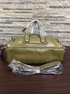 (Category: ) located in . Submitted by cbcfashion (Listing ID 1018830323, Image 1). Description: .