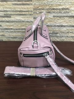 (Category: ) located in . Submitted by cbcfashion (Listing ID 1018833292, Image 1). Description: .