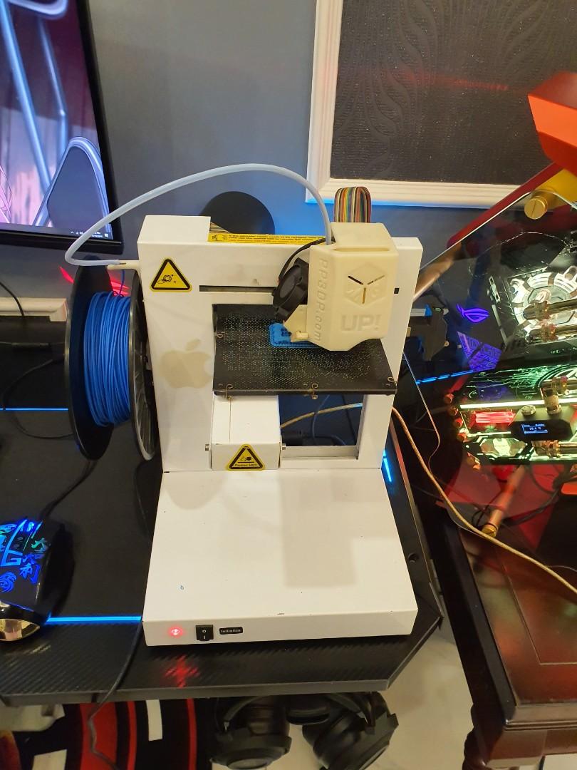 3d printer (Category: Printers, Scanners & Copiers) located in Butterworth. Submitted by derekkyh (Listing ID 1018898370, Image 1). Description: up plus 2 3d printer.