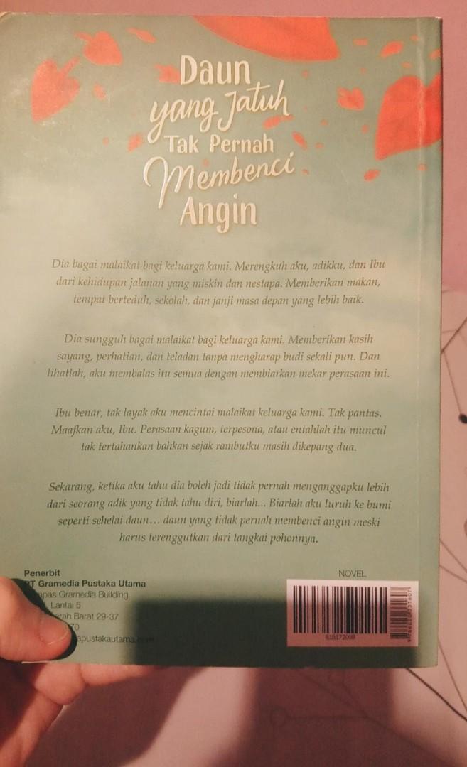 Novel Remaja Daun Yang Jatuh Tak Pernah Membenci Angin Oleh Tere Liye Buku Alat Tulis Buku Di Carousell