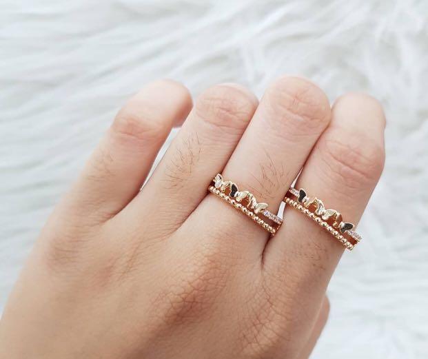 Cincin Emas Simple Mewah Diamond Look Lengkap Surat Terima Jual Kembali Emas 22 Karat Ya Fesyen Wanita Perhiasan Di Carousell Cincin pernikahan mereka dibuat dari emas 24 karat yang bertahtakan berlian dengan diberi nama soliter. cincin emas simple mewah diamond look lengkap surat terima jual kembali emas 22 karat ya