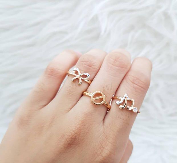 Cincin Emas Simple Mewah Diamond Look Lengkap Surat Terima Jual Kembali Emas 22 Karat Ya Fesyen Wanita Perhiasan Di Carousell Cincin Emas Simple Mewah Diamond Look Lengkap Surat Terima Jual Kembali Emas 22 Karat Ya Fesyen Wanita Perhiasan Di Carousell
