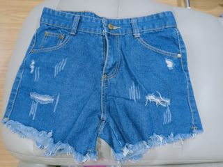(Category: ) located in . Submitted by reencloset15 (Listing ID 1018875546, Image 1). Description: .