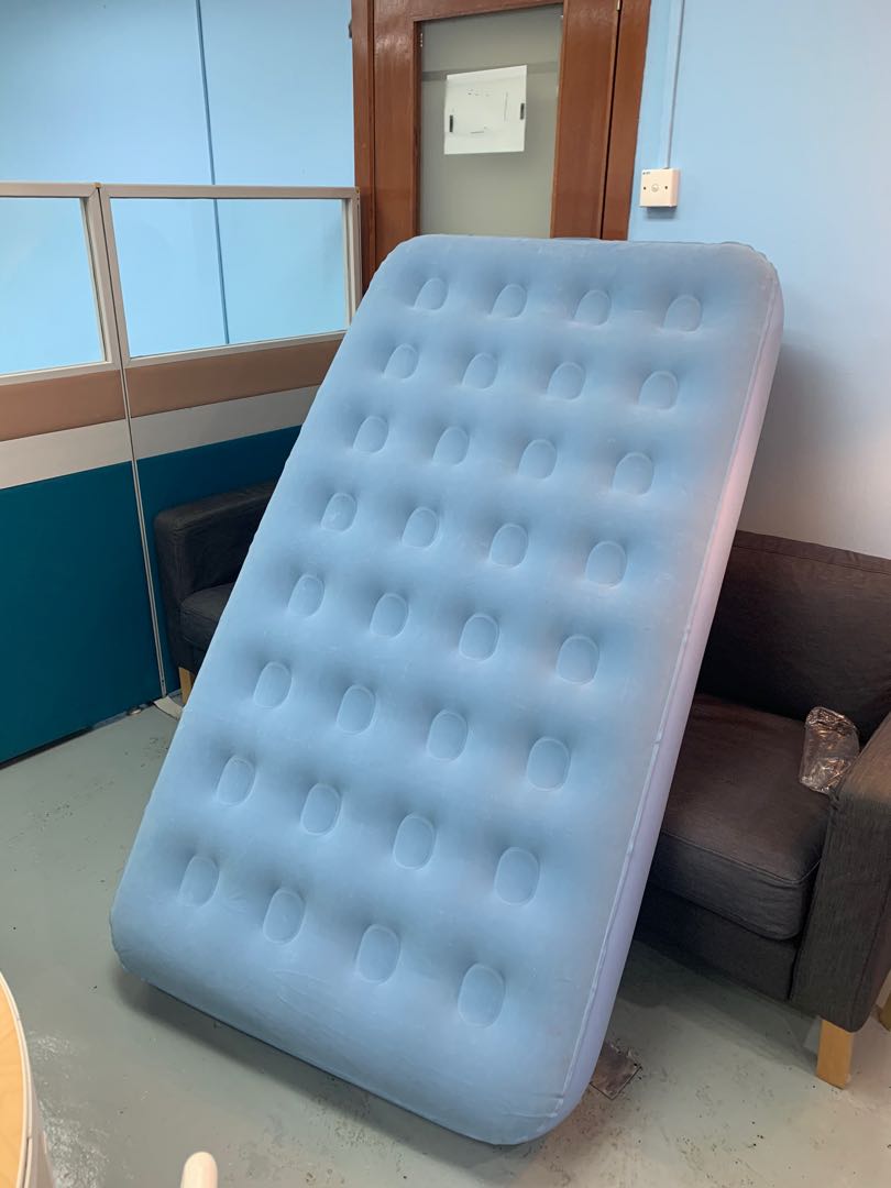 Eurobed Inflatable Single Bed comes with built in pump