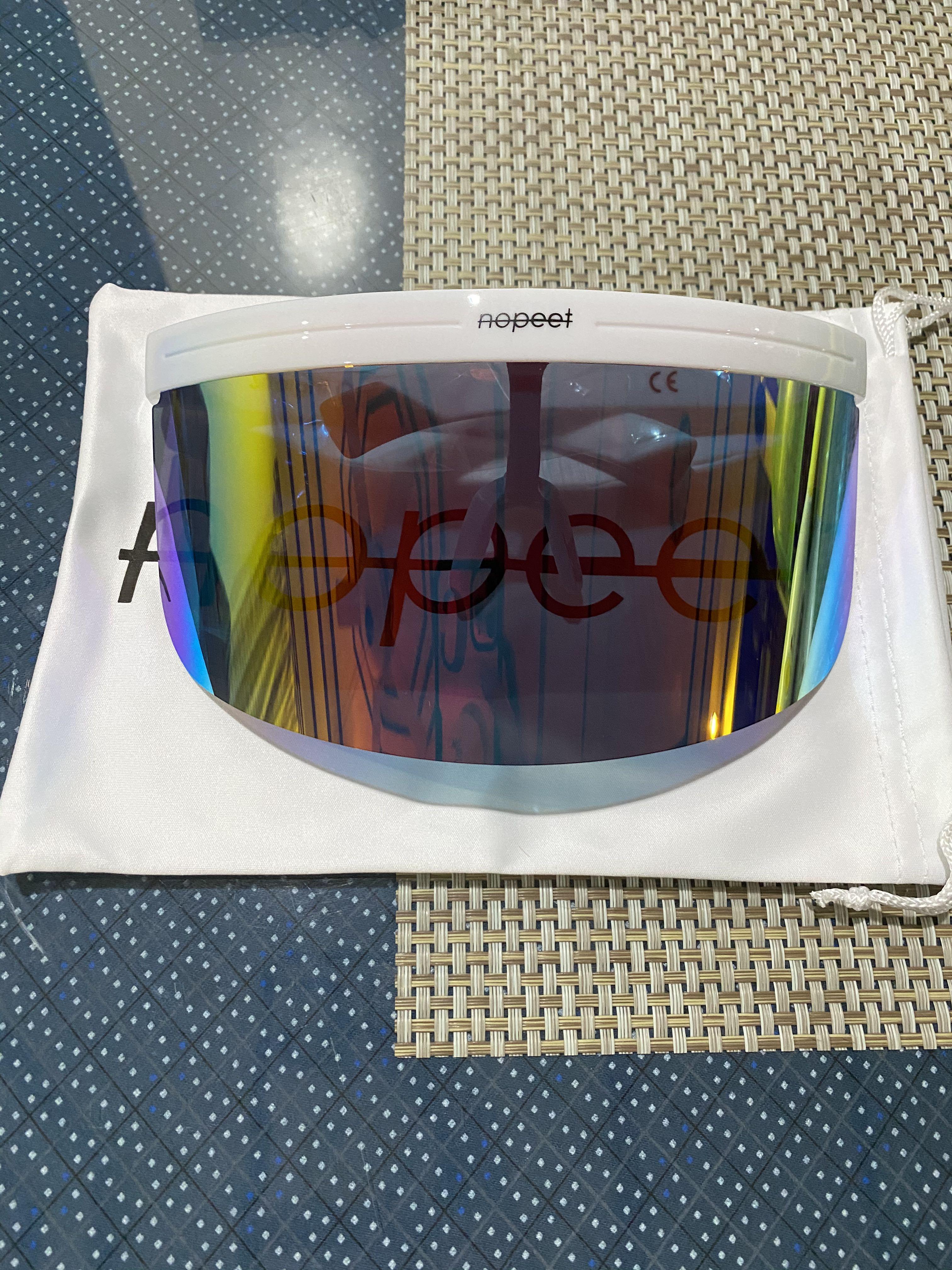 Faceshield (Category: Sunglasses & Eyewear) located in Manila. Submitted by personal.preloved (Listing ID 1019016787, Image 2). Description: Da shield by nopeet Guaranteed Authentic Comes complete Rfs: It falls off my nose.