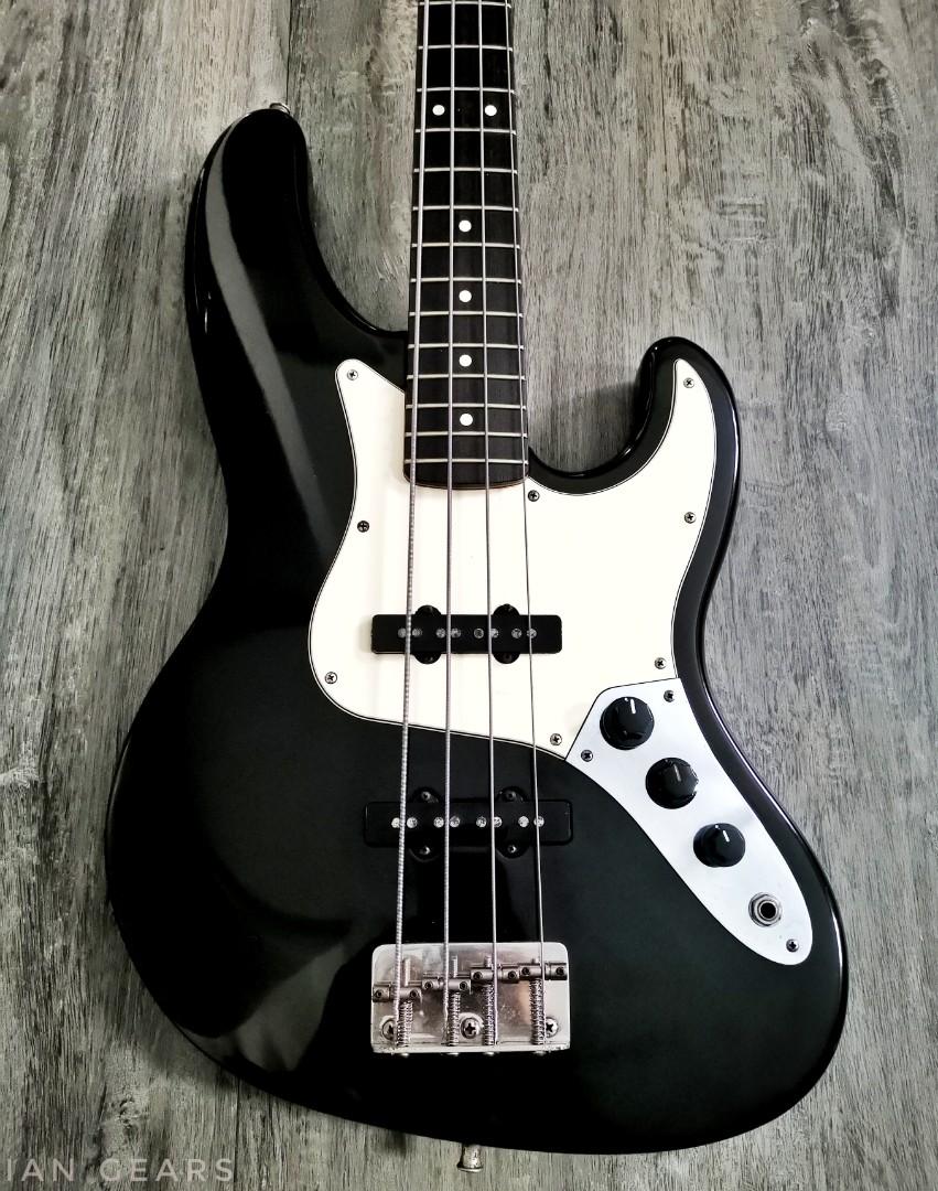 Jazz shop bass longhorn