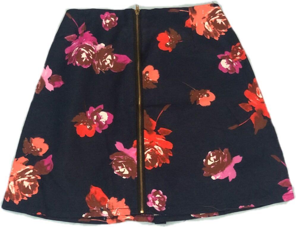 Floral Skirt (Category: Skirts) located in Del Monte. Submitted by cee_tee (Listing ID 1018996612, Image 1). Description: Used once..