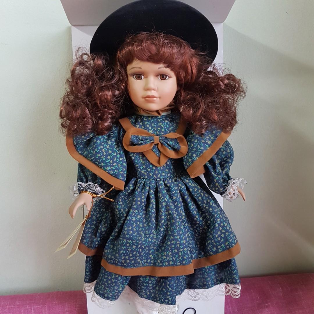 Genuine Fine Bisque Donnatella De Roma Collection Porcelain Doll