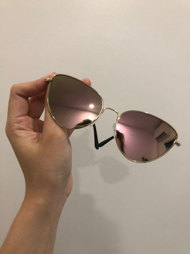 Gold pink Sunnies (Category: Sunglasses & Eyewear) located in Del Monte. Submitted by cee_tee (Listing ID 1018999687, Image 2). Description: .
