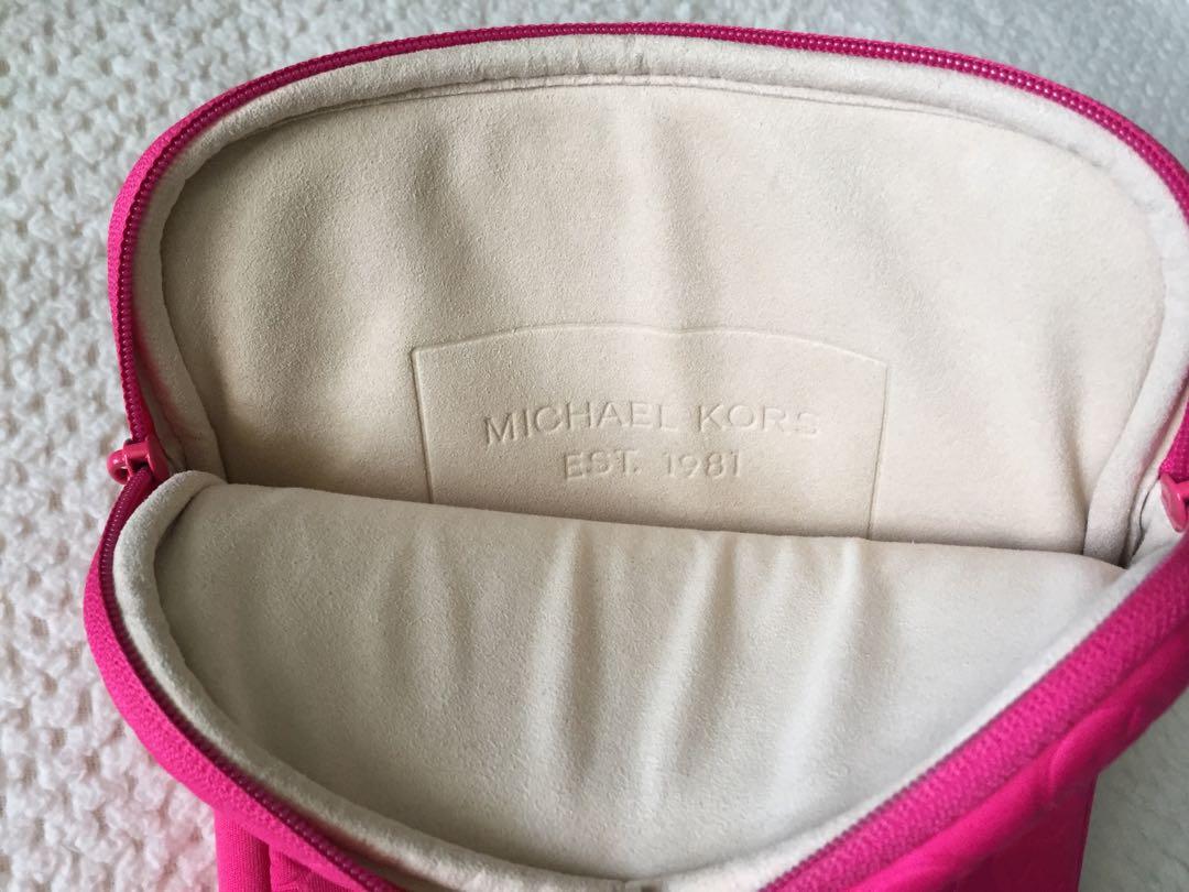Michael Kors Ipad Case, Mobile Phones & Gadgets, Mobile & Gadget  Accessories, Cases & Sleeves on Carousell