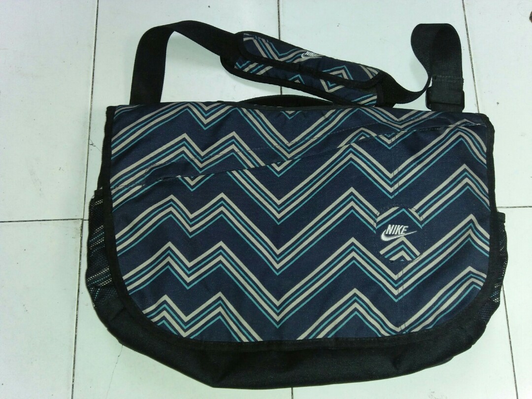 mens messenger bag nike