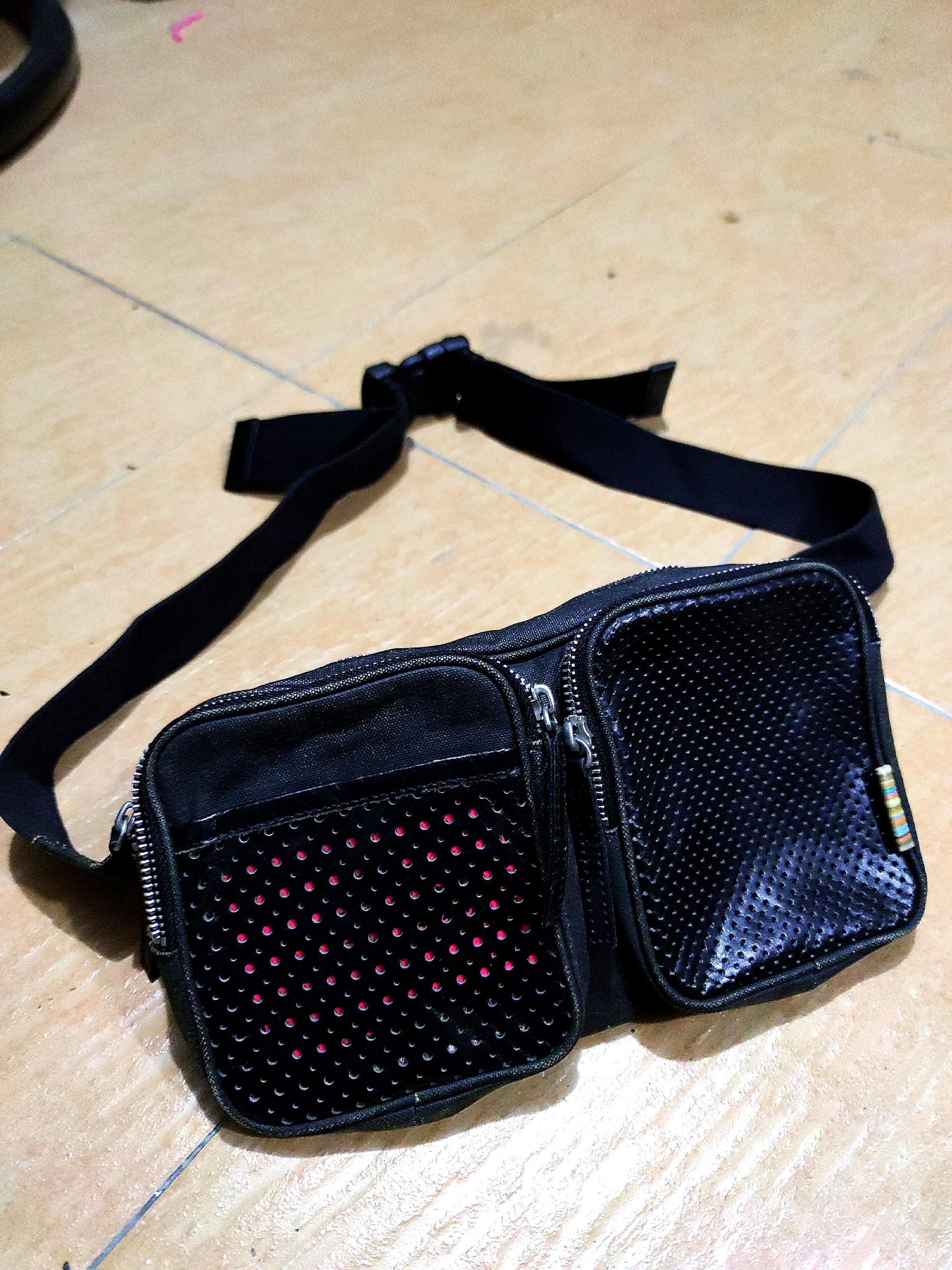 Paul Smith Waist Pouch Men s Fashion Bags Sling Bags on Carousell