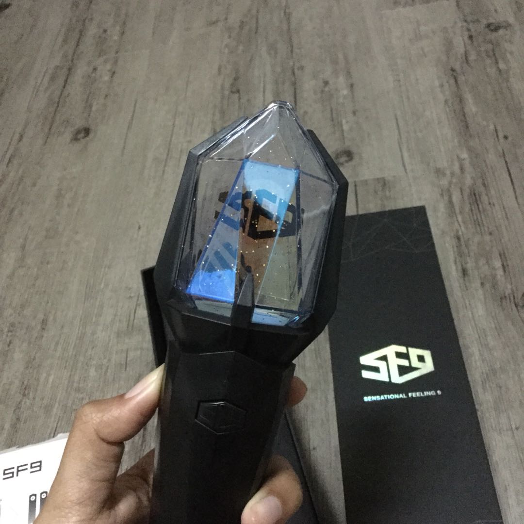 Lightstick sf9 top