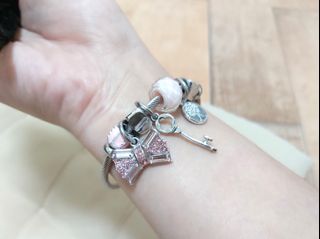 (Category: ) located in . Submitted by lforlou (Listing ID 1018907530, Image 1). Description: .