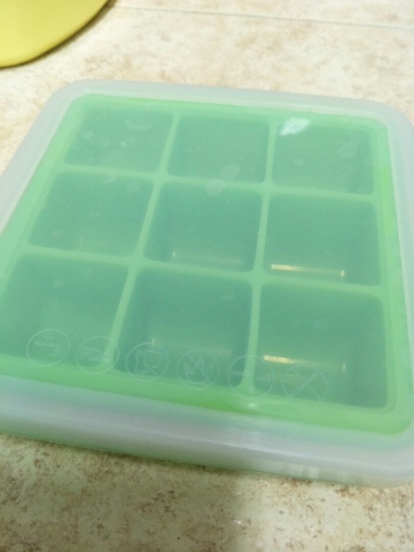 Silicone ice cube container, Babies & Kids, Nursing & Feeding, Weaning