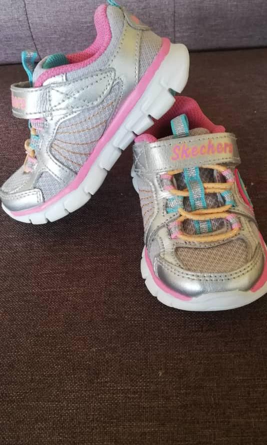 Skechers synergy lovespun store