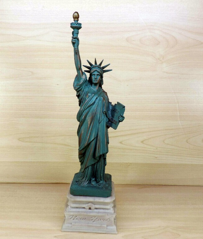 Statue Of Liberty figurine 美国自由女神像 by Colbar Art Inc. Made In USA
