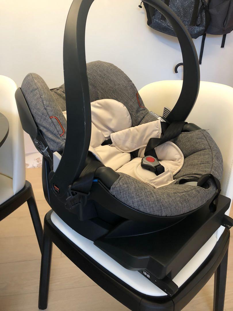 Stokke iZi go car seat + Isofix base, 兒童＆孕婦用品, 外出用品, 外出用品 安全座椅