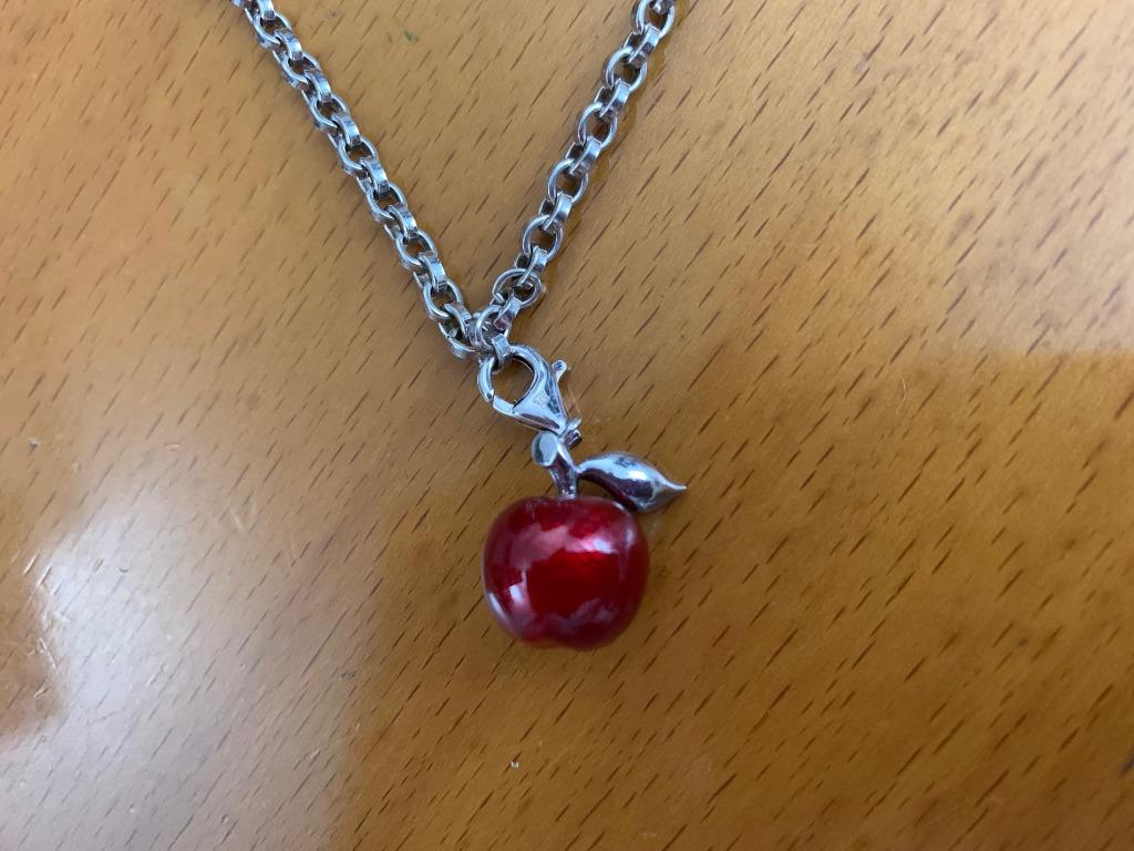 Thomas Sabo 925 銀鏈頸鏈紅蘋果吊飾, 名牌, 飾物及配件- Carousell