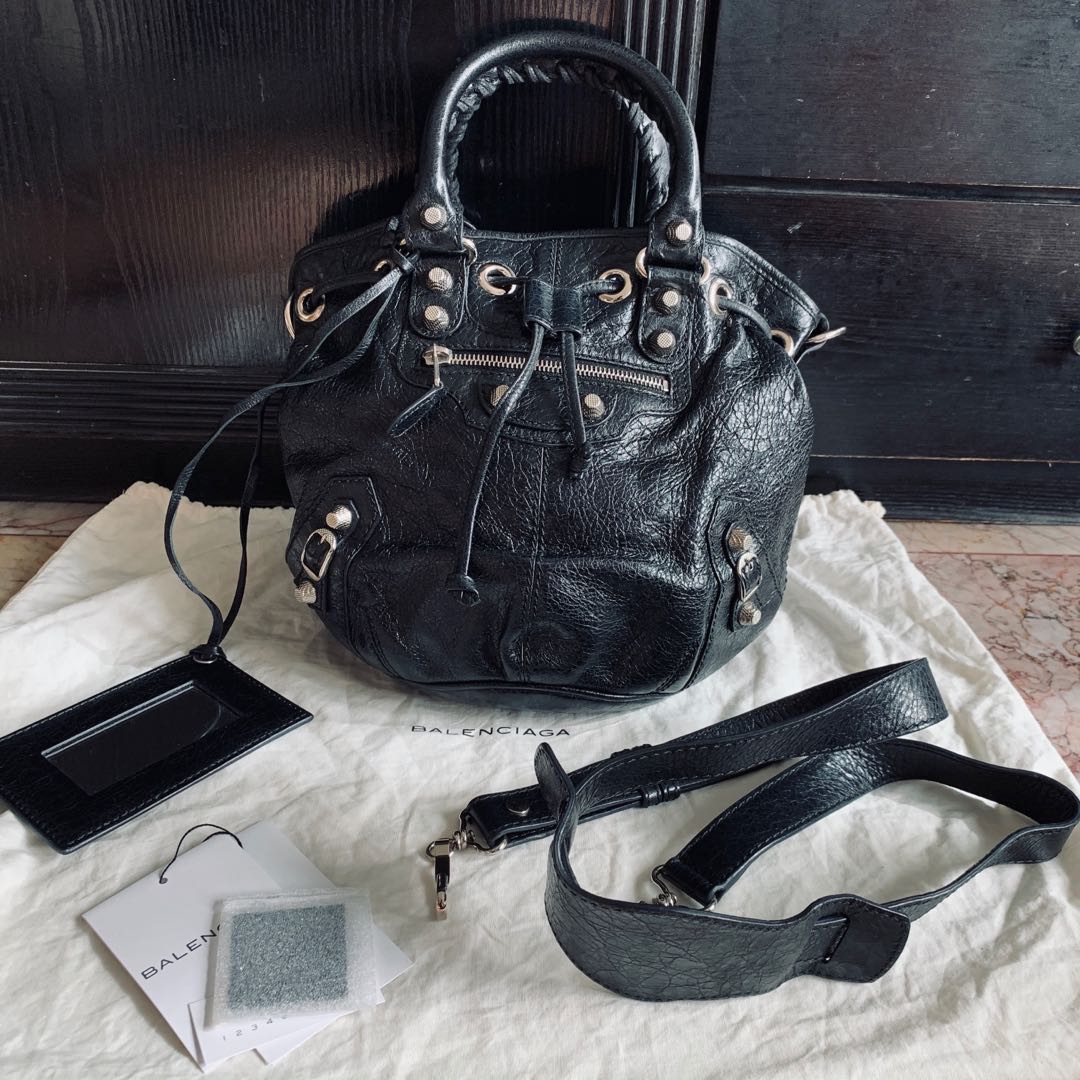 arkiv finansiel Uretfærdighed Balenciaga black shw giant 12 stud mini Pom Pom Bag authentic, Luxury, Bags  & Wallets on Carousell