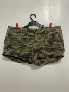 (Category: ) located in . Submitted by euki.closet (Listing ID 1019158566, Image 1). Description: .